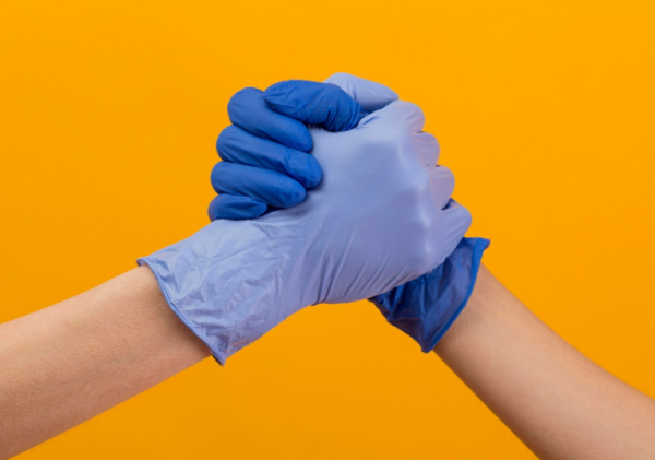 خرید-انواع-دستکش-پزشکی-لاتکس-نیتریل-وینیل-از-سایت-پزشکی-شهر